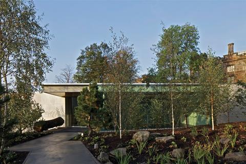 With its full height glazing, cantilevered floors and deep, projecting soffits, the Maggie’s Centre has strong echoes of a Case Study house, perched on the hillside.